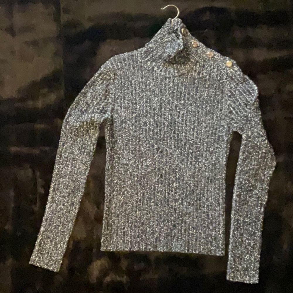St. John sweater new with tags. Size M